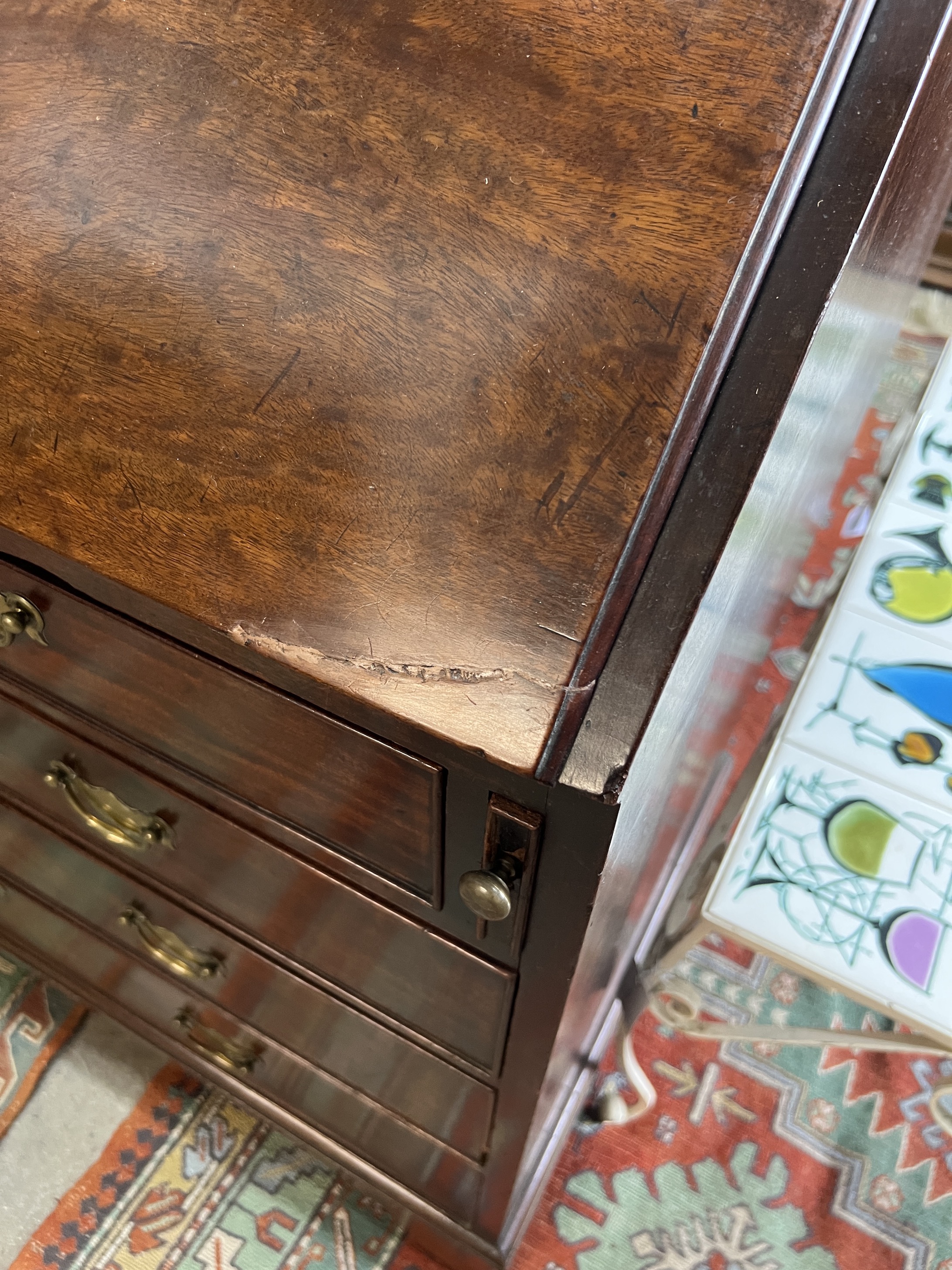 A George III mahogany bureau, width 96cm, depth 54cm, height 104cm.